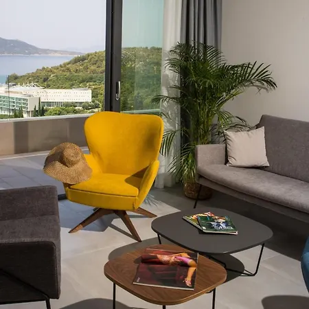 Luxury Helios 5*
