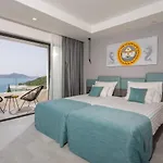 Luxury Helios 5* *