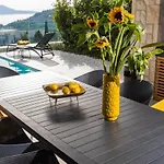 Luxury Helios 5* *