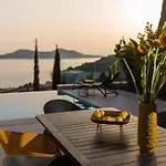 Villa Luxury Helios 5* *