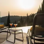 Luxury Helios 5* *
