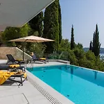 Luxury Helios 5*