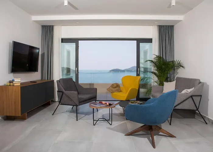 Luxury Helios 5*