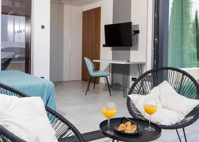 Luxury Helios 5*