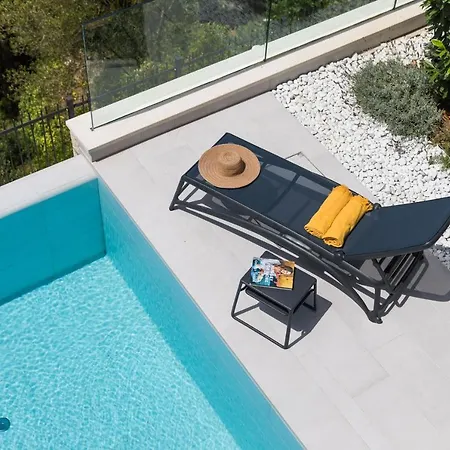 Luxury Helios 5* Vila