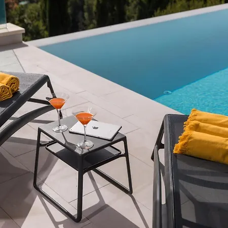 Luxury Helios 5* Vila