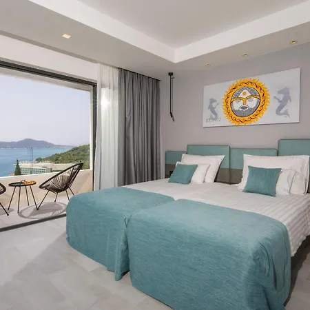 Luxury Helios 5* *