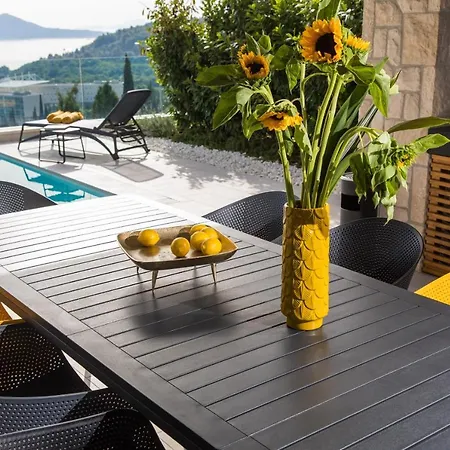 Luxury Helios 5* *
