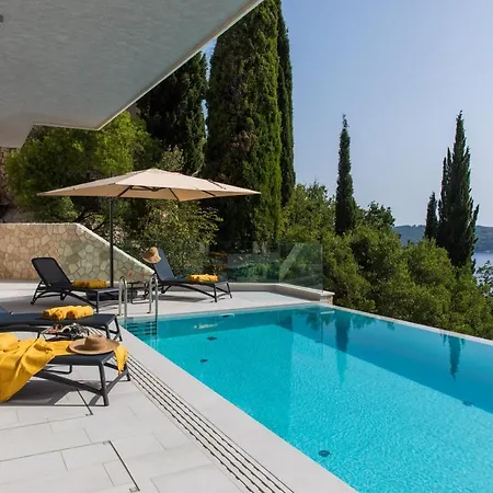 Luxury Helios 5*