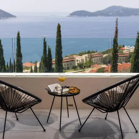Luxury Helios 5*