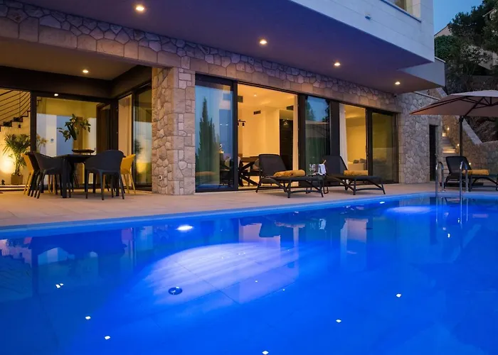 Luxury Helios 5* Willa *