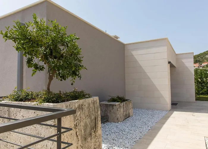 Luxury Helios 5* *