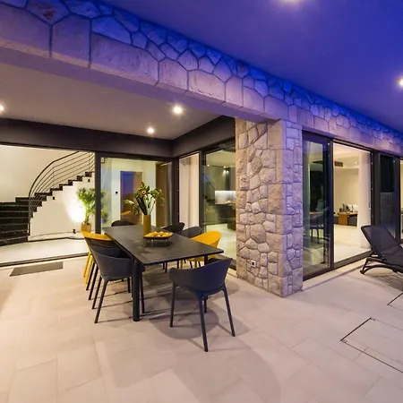 Luxury Helios 5* Vila