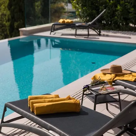 Luxury Helios 5* *