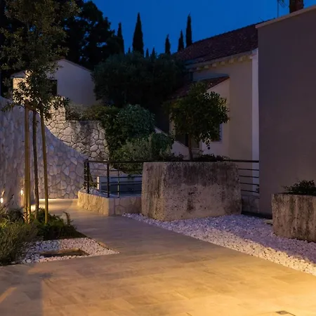 Luxury Helios 5* Vila *